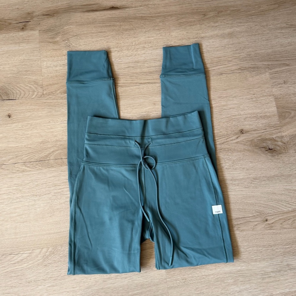Vuori daily form leggings